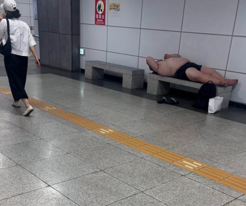 01.jpg